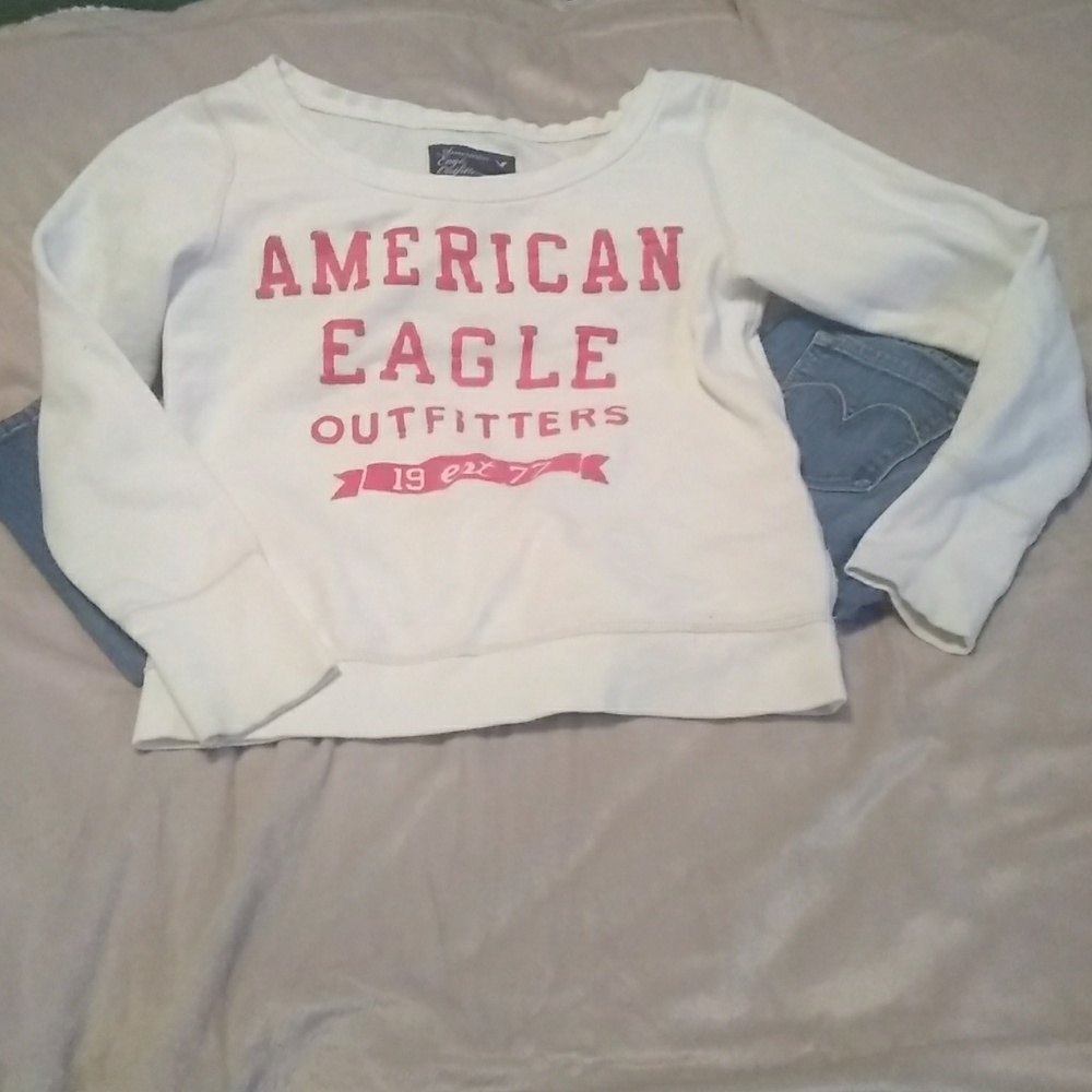 American Eagle sweatshirt